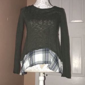 Woman’s sweater size S